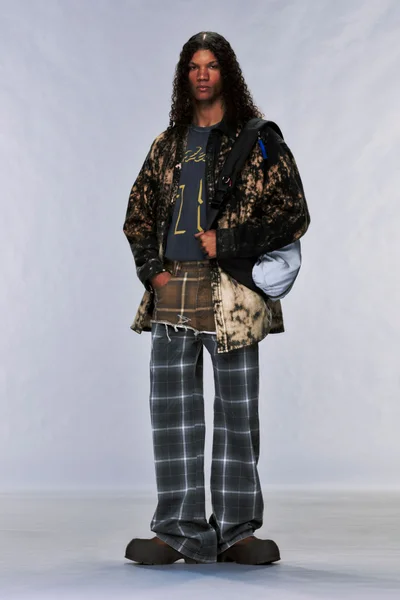 Look 29